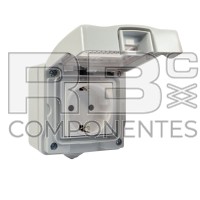 ENCHUFE ESTANCO HEMBRA PARA PARED O CUADRO
