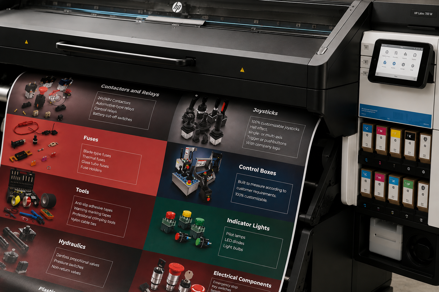 Equipo de impresión digital de gran formato produciendo material gráfico de alta calidad.